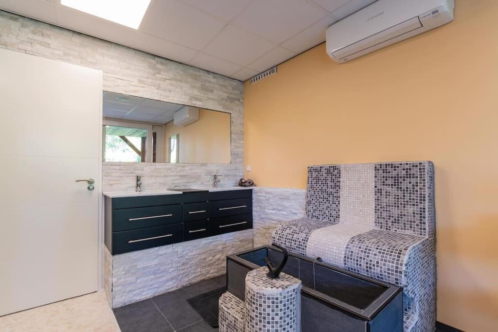 Wellness Studio Tiel Met Sauna En Jacuzzi المظهر الخارجي الصورة